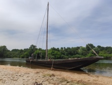 Bateau Vol au vent sur une plage de Loire