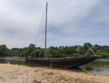 Bateau Vol au vent sur une plage de Loire